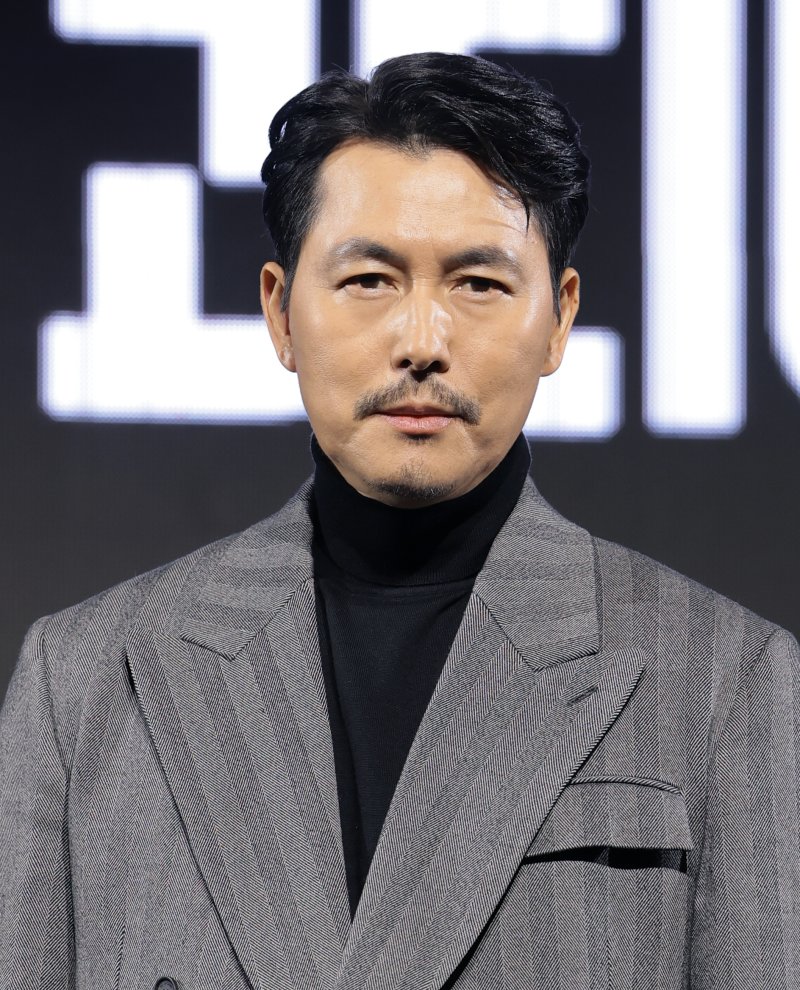 배우 정우성이 15일 서울 강남구 그랜드 인터컨티넨탈 파르나스에서 진행된 디즈니+ 오리지널 시리즈 '메이드 인 코리아' 제작발표회에 참석해 포즈를 취하고 있다. ⓒ News1 권현진 기자