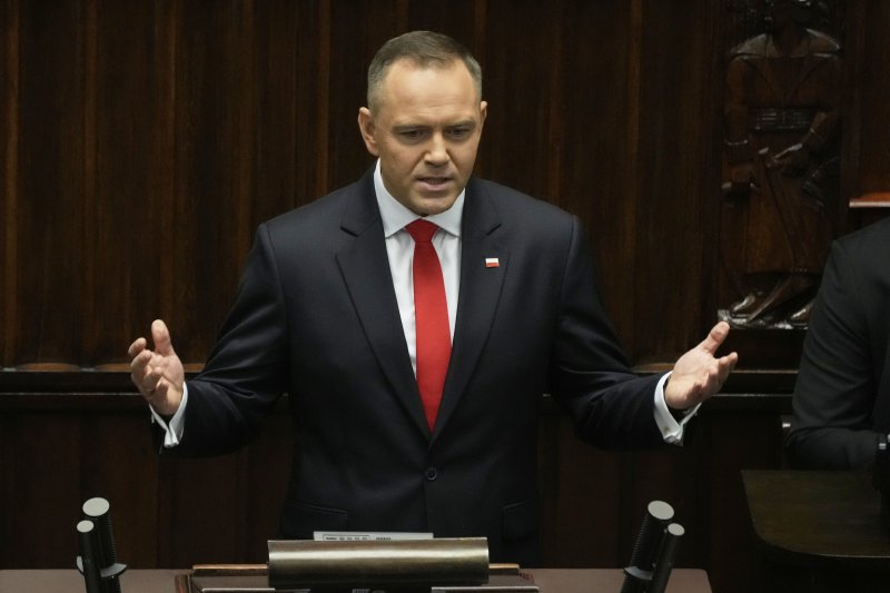 [바르샤바=AP/뉴시스] 카롤 나브로츠키 폴란드 신임 대통령이 지난 8월 6일(현지 시간) 바르샤바 의회에서 취임 선서를 마친 후 연설하고 있다. 2025.12.15.