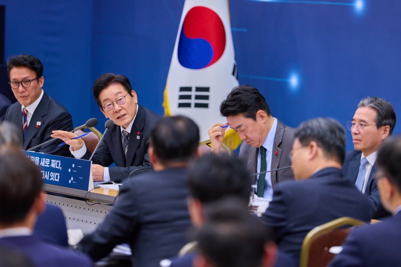 이재명 대통령이 12일 세종시 정부세종컨벤션센터에서 열린 국토교통부 업무보고에서 발언하고 있다. (대통령실 제공. 재판매 및 DB 금지) 2025.12.12/뉴스1 ⓒ News1 이재명 기자