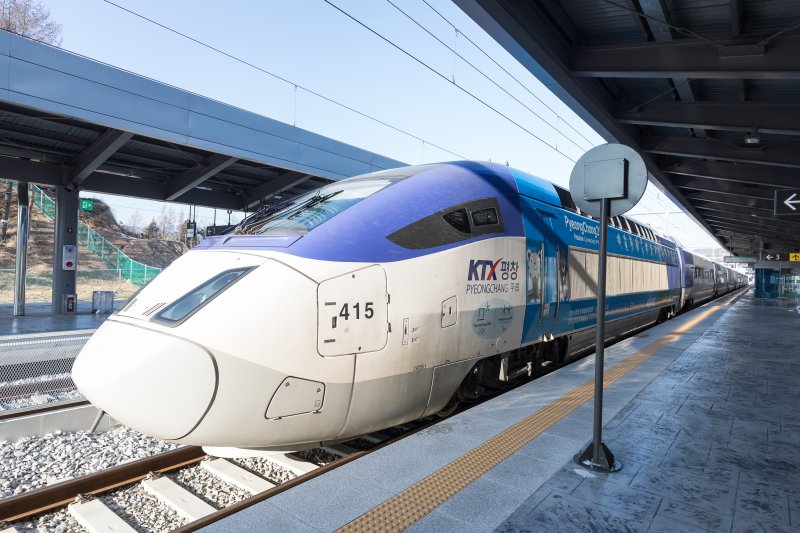 강릉발 서울행 KTX 열차(뉴스1 DB)ⓒ News1 유승관 기자