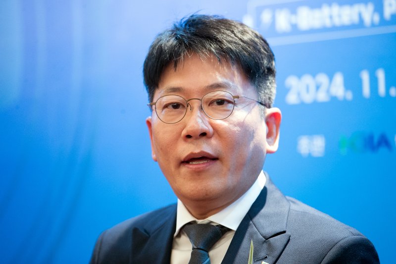 배터리 뛰어넘을 매출 효자… LG엔솔 'ESS 전략' 통했다[돌파구 찾는 배터리업계]