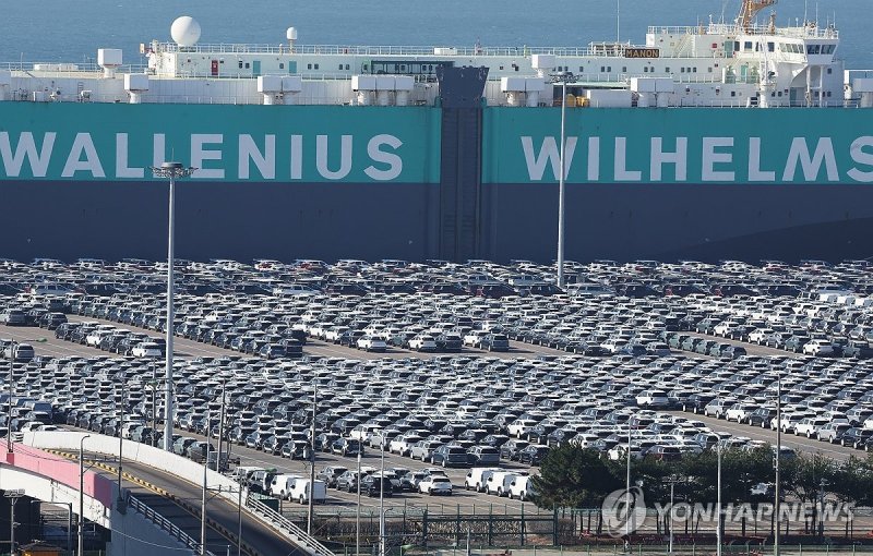 경기도 평택항에 수출용 자동차가 세워져 있는 모습 (출처=연합뉴스)