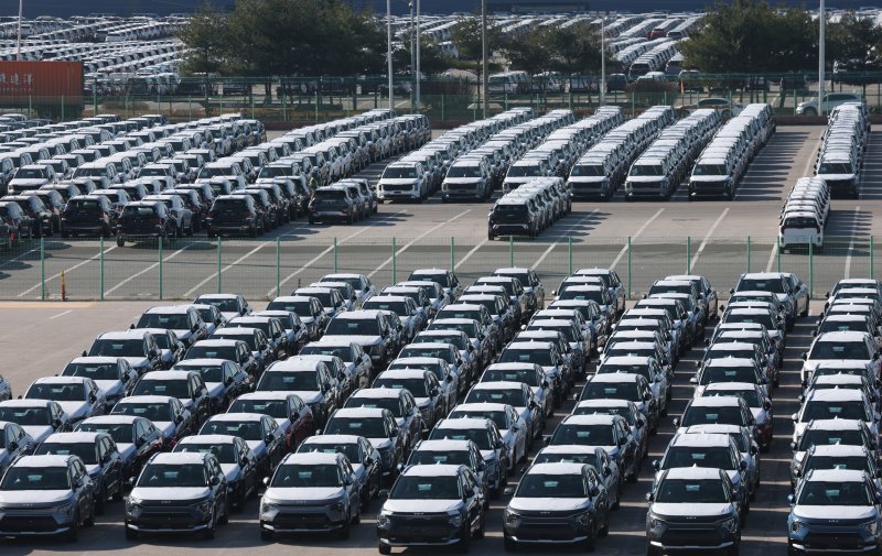 4일 경기 평택시 포승읍 평택항에 수출용 차량이 세워져 있다. 2025.12.4/뉴스1 ⓒ News1 김영운 기자