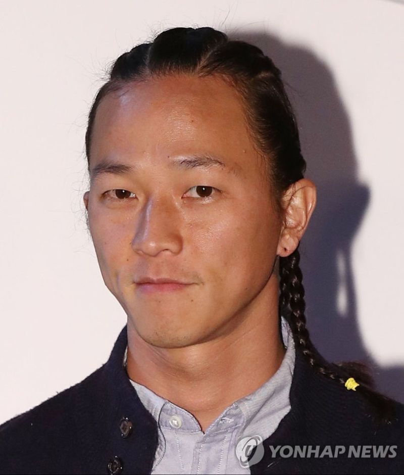 교수직 사임에 '폭행 의혹' 팝핀현준, 과거 댄스팀에서..