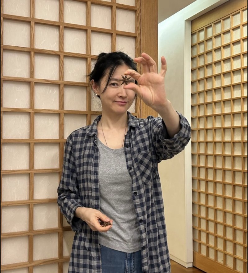 54세 이영애 크리스마스 만끽…20대인 줄