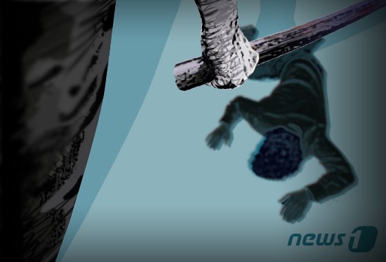 암투병 아내에게 행패 부린 남편, 화가 난 아들이..