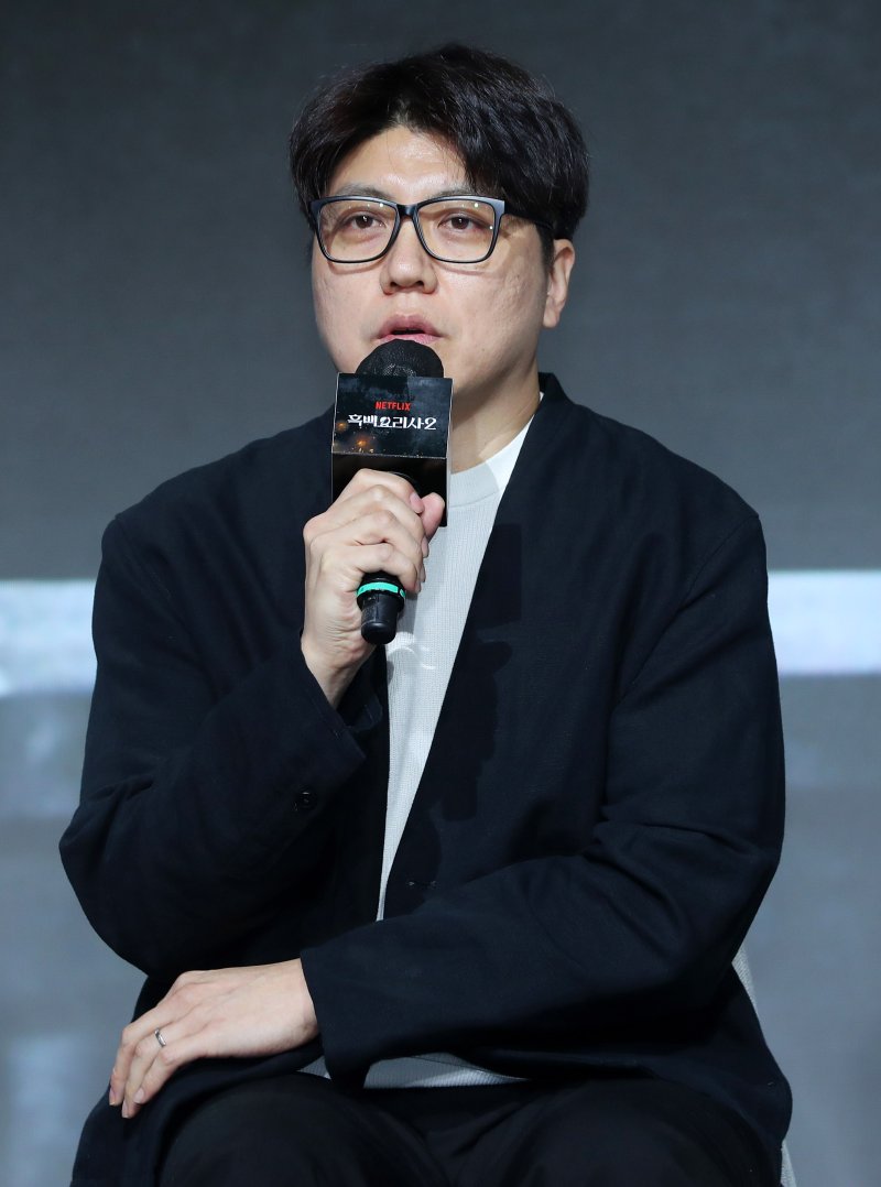 백종원 안은 흑백요리사2…"논란 무겁게 받아들여"