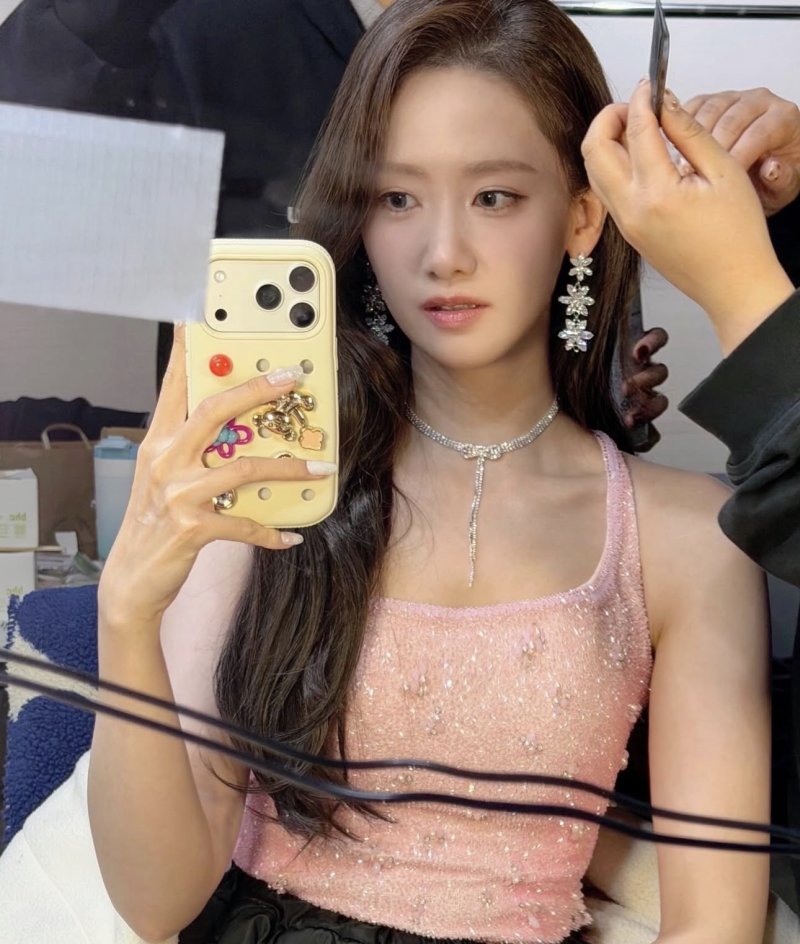 윤아 요정 같은 미모…뚜렷한 이목구비