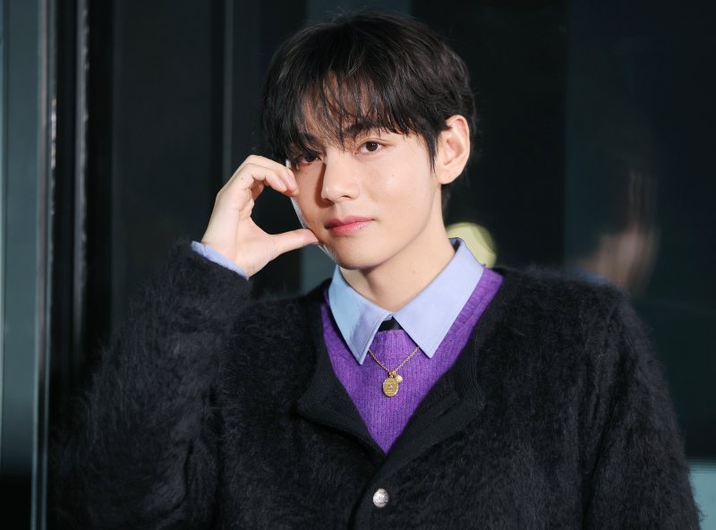 [뉴스1 ★]BTS 뷔, 청담동 꽃댕댕이