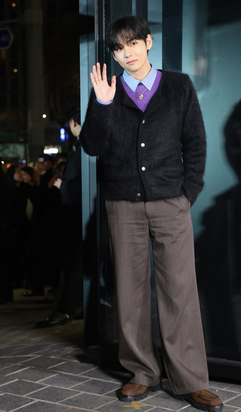 [뉴스1 ★]BTS 뷔, 청담동 꽃댕댕이