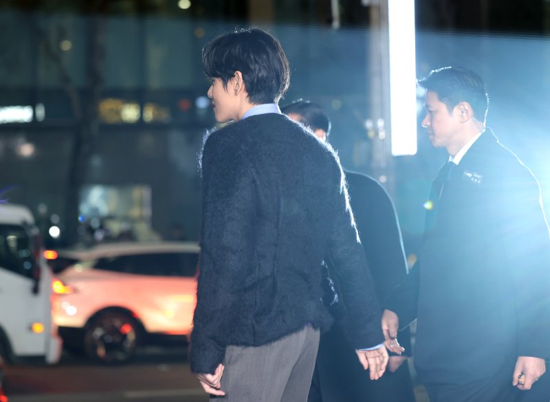 [뉴스1 ★]BTS 뷔, 청담동 꽃댕댕이