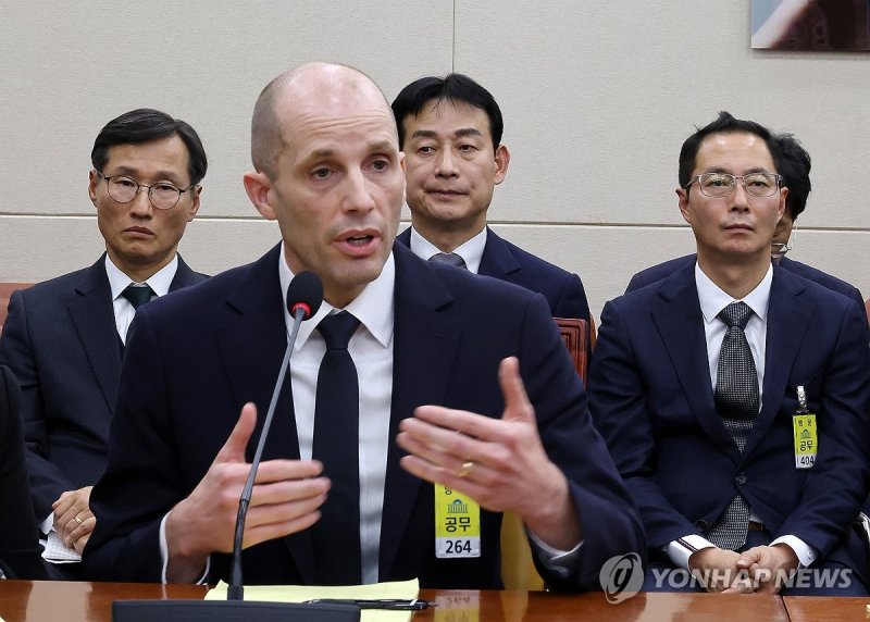 쿠팡 새 대표, 청문회에서 전화번호 물어보자 답변이..