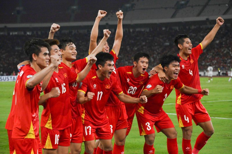 "욕설 대신 이 말 했다"… 베트남 언론이 1면 대서특필한 김상식의 라커룸 대화