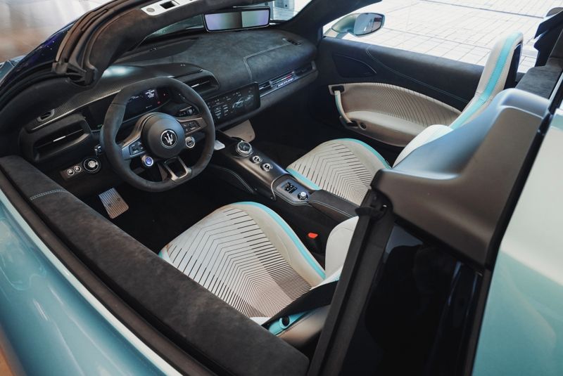 17일 서울 용산구 마세라티 전시장에서 국내 최초 공개된 마세라티 'MC푸라'의 내부 모습. 마세라티 코리아 제공.