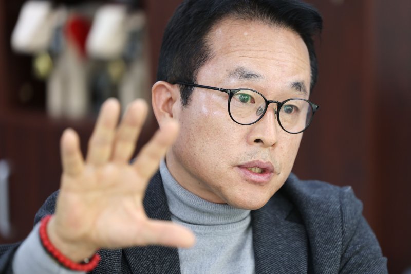 김진국 노랑풍선 대표가 서울 중구 노랑풍선빌딩에서 뉴스1과 인터뷰를 하고 있다. ⓒ News1 이광호 기자