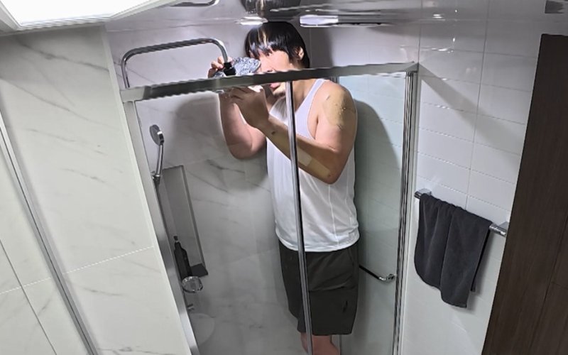'217㎝ 거인' 최홍만, 꽉 끼는 샤워부스에 감금…세차장 공포증까지