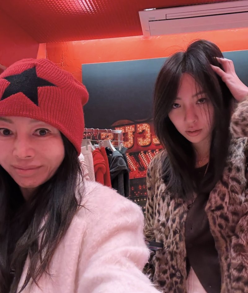 62세 황신혜, 붕어빵 딸 이진이와 데이트 "어찌나 귀여운지"