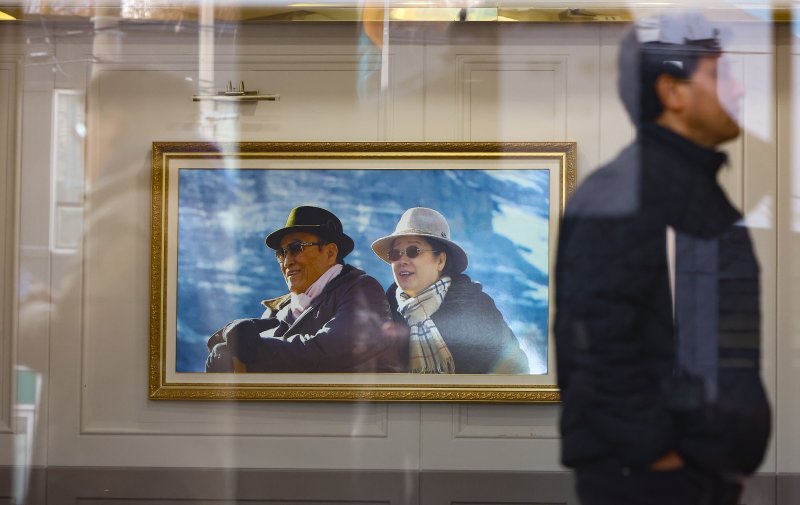 [서울=뉴시스] 황준선 기자 = 정치권의 통일교 금품 수수 의혹을 수사하는 경찰이 통일교 가평 천정궁 등 10곳에 대한 압수수색에 돌입한 15일 오전 서울 용산구 세계평화통일가정연합 본부의 모습. 2025.12.15. hwang@newsis.com