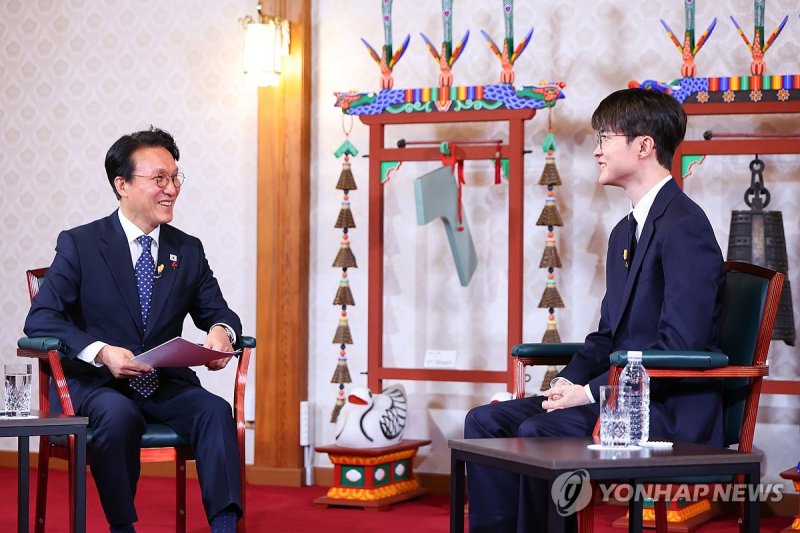 페이커 만난 김민석 국무총리 (출처=연합뉴스)