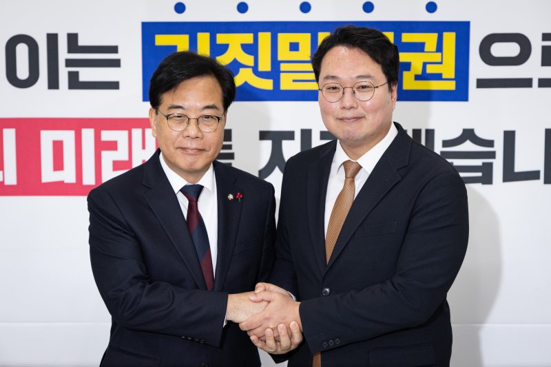 국힘&middot;개혁신당, '통일교 특검' 막판 조율…오늘 원내대표 오찬 회동