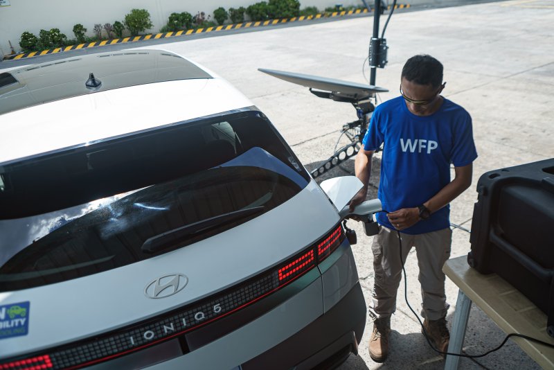 현대차가 유엔 소속의 식량 위기 대응 기구인 세계식량계획에 아이오닉5 차량 8대와 충전 인프라를 기증해 기증 차량이 구호 현장에서 활약하는 모습을 21일 공개했다. 사진은 아이오닉5 모습. 사진=현대차·기아 제공