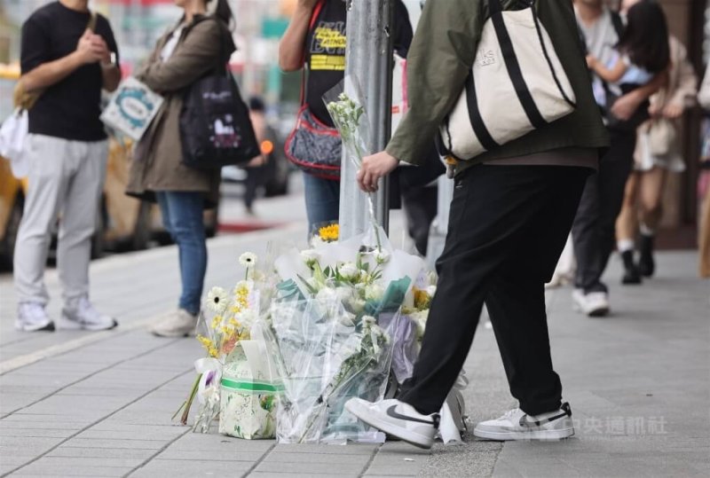대만 흉기난동 사건현장에 놓인 꽃 (출처=연합뉴스)