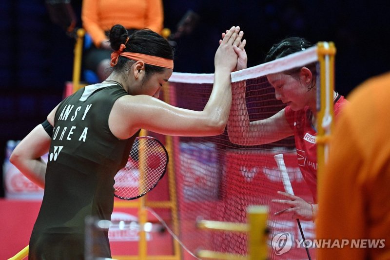 [속보] '기적의 2세트' 안세영, 왕즈이 꺾고 대회 3연패 금자탑… "中 상대 패배는 없다"