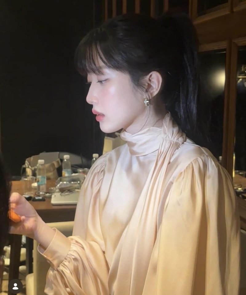 문가영 뚜렷 이목구비에 감탄…이런 옷도 어울리네