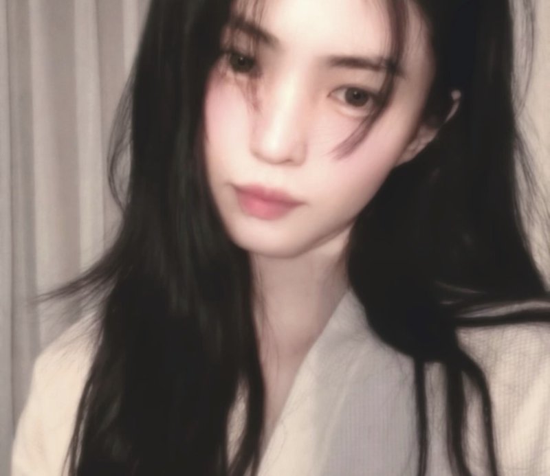 한소희 민낯도 예쁘네…잠옷 입고 찰칵