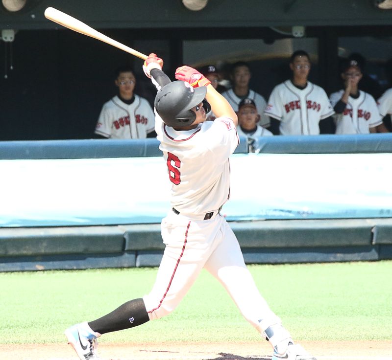 "이게 고교생 어깨라고?" 뿌리면 153km... KIA가 침 흘리는 '괴물 유격수'의 정체 [아마야구 오리진]