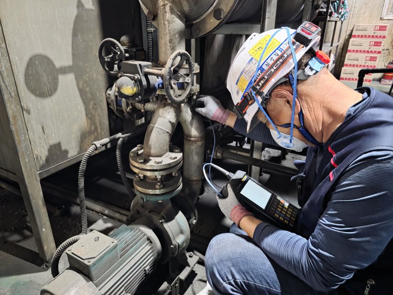 [울산=뉴시스] 구미현 기자 = 복합재난안전센터를 방문해 진단하고 있는 모습. (사진=울산대 제공) 2025.12.24. photo@newsis.com *재판매 및 DB 금지