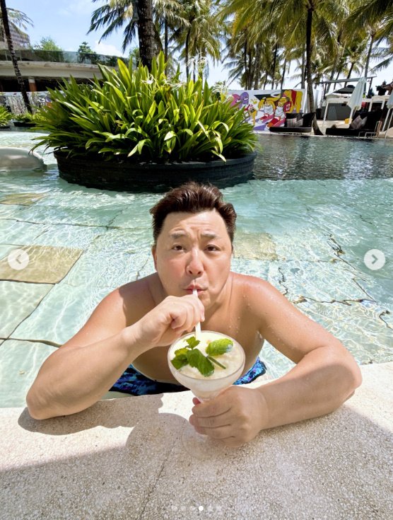 '윤정수♥' 원진서, 신혼여행서 뽐낸 파격 비키니 패션…완벽 몸매