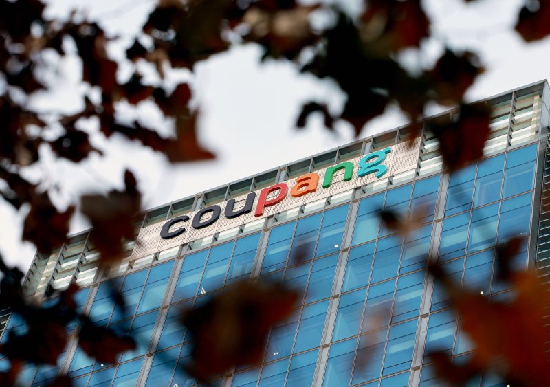 쿠팡 정보유출에서 김범석 향하는 칼날…범죄인 인도 가능성은