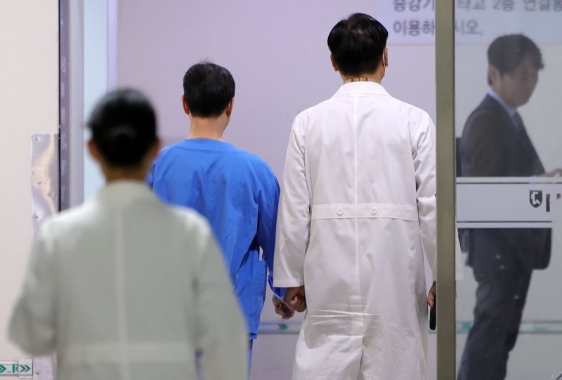 '의대 정원' 숫자 늪에 빠진 추계위…결론 내도 의료계 반발 우려