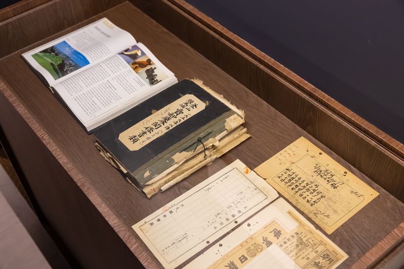 헤리티지홀 내 기록물 전시 모습. 한국마사회 제공