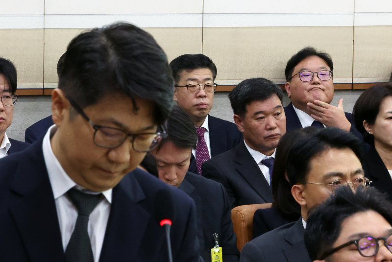 상설특검 "수사검사 압박해 쿠팡 무혐의…수사권 행사 방해"