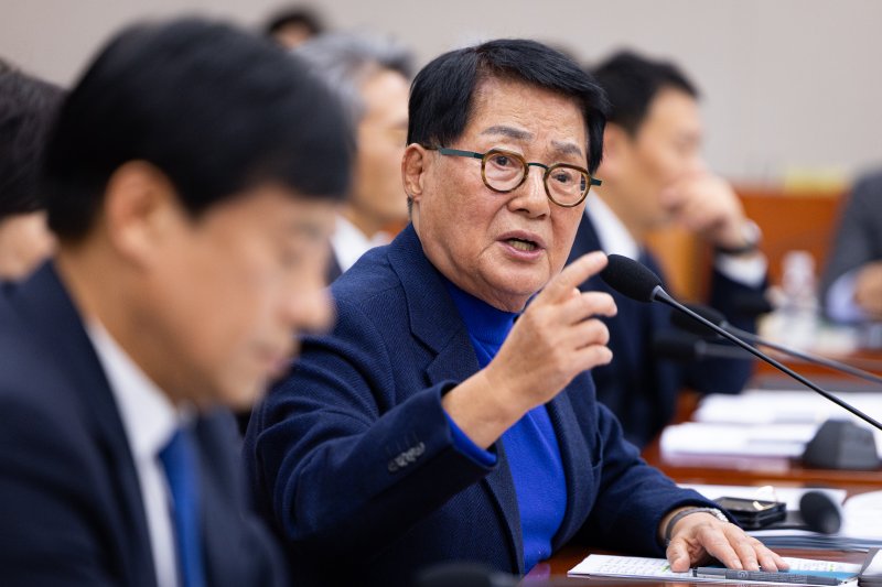 계속되는 '김병기 논란'…당내서도 "더 자숙해야" 부담 확산