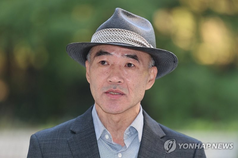 결심공판 전 입장 밝히는 서해 피살 공무원 유족 (출처=연합뉴스)