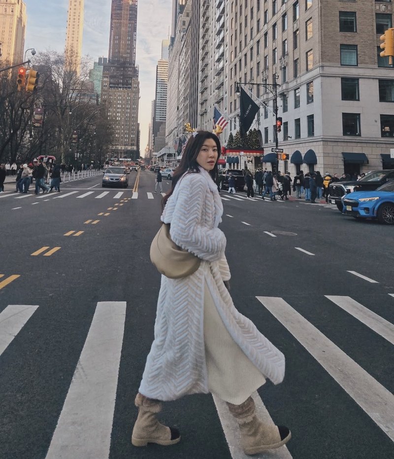 6년만 복귀 박한별, 뉴욕서 연말 만끽…여전한 미모