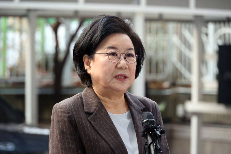 이혜훈 초대 기획예산처 장관 후보자가 29일 서울 중구 예금보험공사 사무실로 첫 출근을 하면서 취재진에게 소감을 밝히고 있다. 사진=서동일 기자