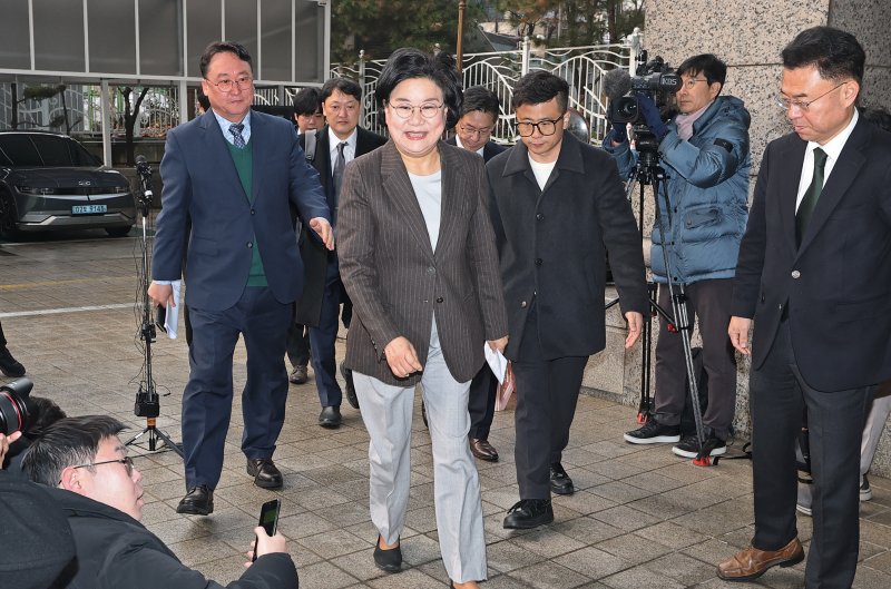 초대 기획예산처 장관 후보자로 지명된 이혜훈 전 국민의힘 의원이 29일 오전 서울 중구 예금보험공사에 마련된 인사청문회 준비 사무실로 첫 출근하고 있다. 2025.12.29/뉴스1 ⓒ News1 오대일 기자