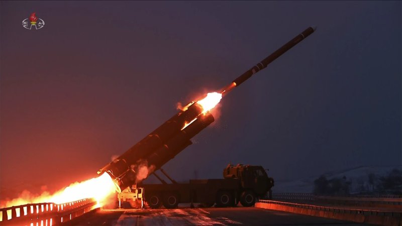 북한이 지난해 12월 28일 핵무기 탑재가 가능한 장거리전략순항미사일 발사를 하고 있다. 조선중앙TV 갈무리.