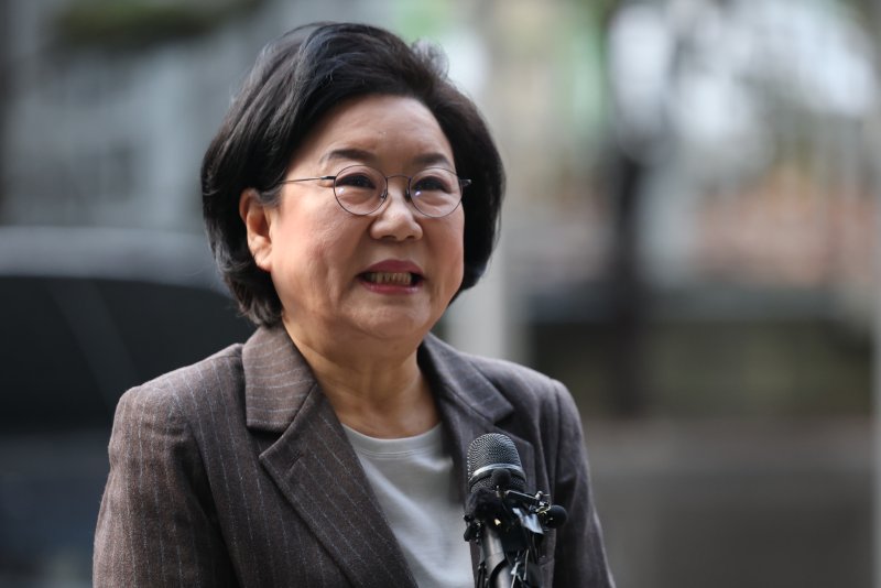 초대 기획예산처 장관 후보자로 지명된 이혜훈 전 국민의힘 의원이 29일 오전 서울 중구 예금보험공사에 마련된 인사청문회 준비 사무실로 첫 출근하며 소감을 밝히고 있다. 2025.12.29/뉴스1 ⓒ News1 오대일 기자