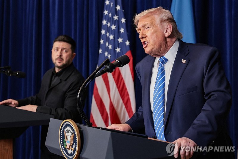 회담 결과 설명하는 트럼프-젤렌스키 대통령 (출처=연합뉴스)