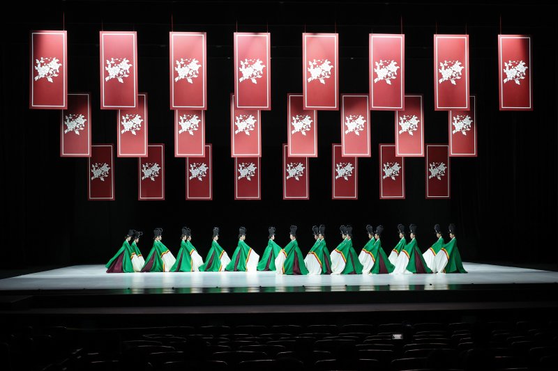 뉴욕 링컨센터 전 회차 매진을 기록한 서울시무용단 '일무'.