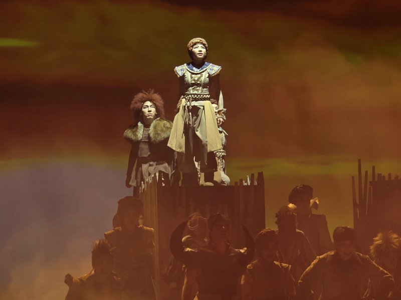 [서울=뉴시스] 김윤영 수습 기자 = 뮤지컬 푸른 사자 와니니 프레스콜이 열린 30일 오후 서울 노원구문화예술회관 대공연장에서 배우들이 하이라이트 장면 시연을 하고 있다. 2025.12.30. youn@newsis.com