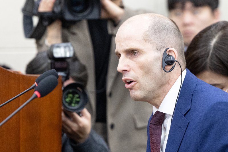 해롤드 로저스 쿠팡 대표이사가 30일 서울 여의도 국회에서 열린 제430회국회(임시회) 쿠팡 침해사고 및 개인정보 유출, 불공정 거래, 노동환경 실태 파악과 재발방지 대책 마련을 위한 연석 청문회에 출석해 의원 질의에 답변하고 있다. 2025.12.30/뉴스1 ⓒ News1 이승배 기자