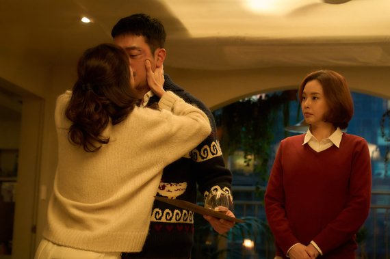 [이조로 변호사의 무비:로(LAW)] ‘윗집 사람들’의 강제추행죄