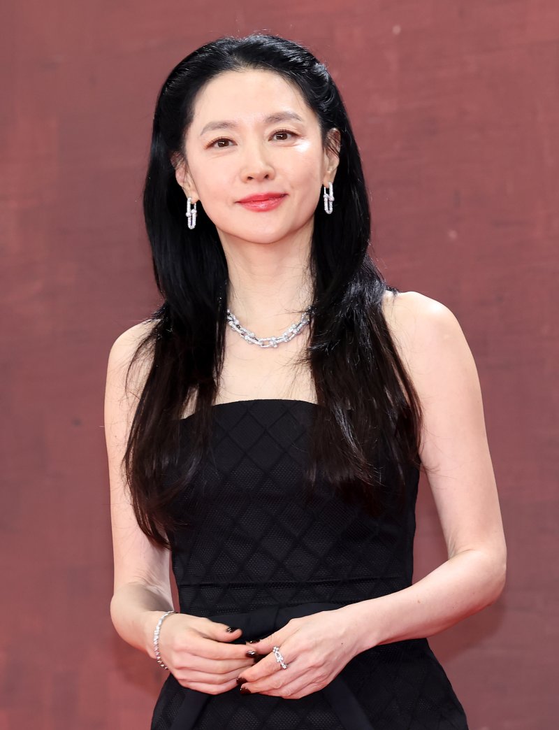 안재욱&middot;엄지원 'KBS 연기대상'…이순재 추모 눈물