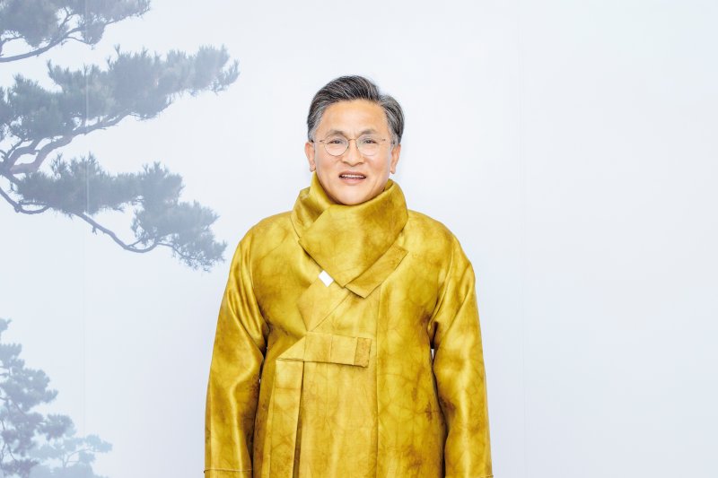 경북도의회 박성만 의장이 1일 2026년 병오년(丙午年) 신년사를 통해 “APEC 정상회의의 성공 경험과 외교 네트워크를 바탕으로 경북을 글로벌 문화·관광과 첨단산업의 중심지로 키우겠다”고 밝혔다.(경북도의회 제공. 재판매 및 DB금지) /뉴스1